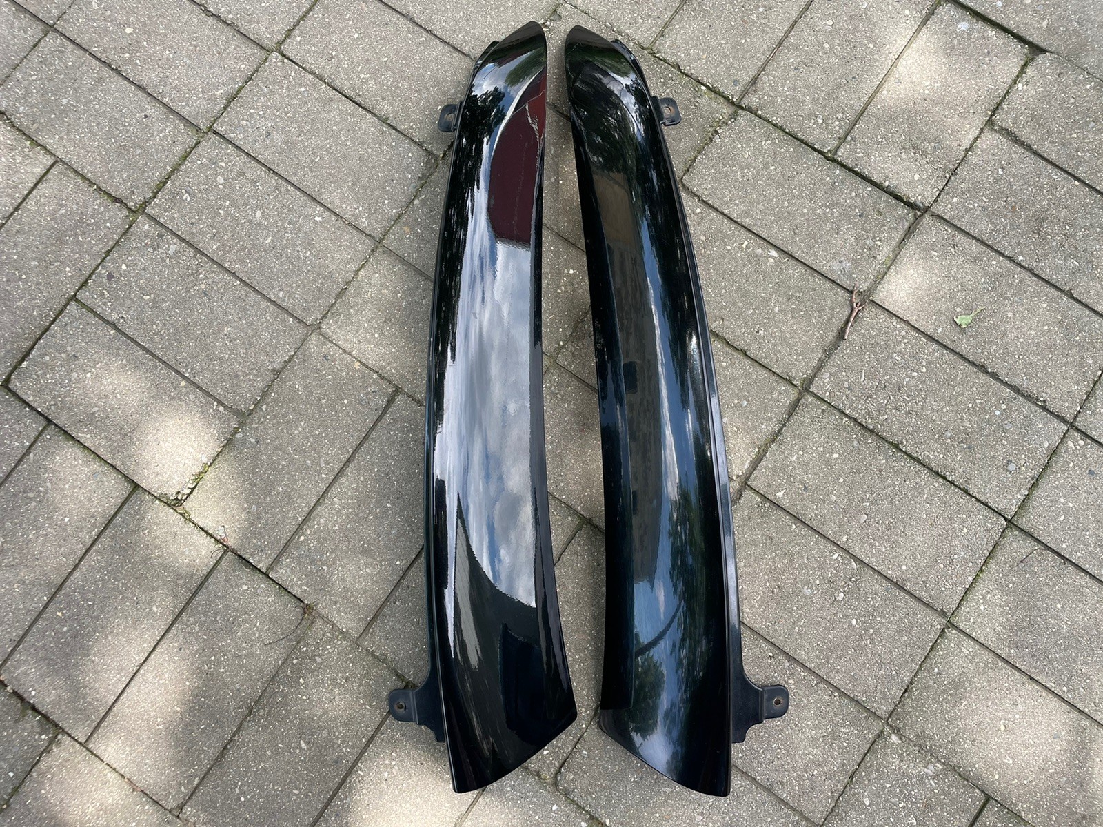 02-09 Envoy – Rear Hatch Glass Lift Gate Trim Molding Left Right Edge OEM Black