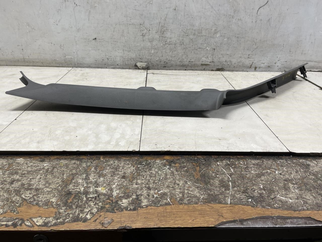2009 FORD RANGER FRONT LEFT DRIVER SIDE WNDSHIELD MOULDING PANEL OEM+