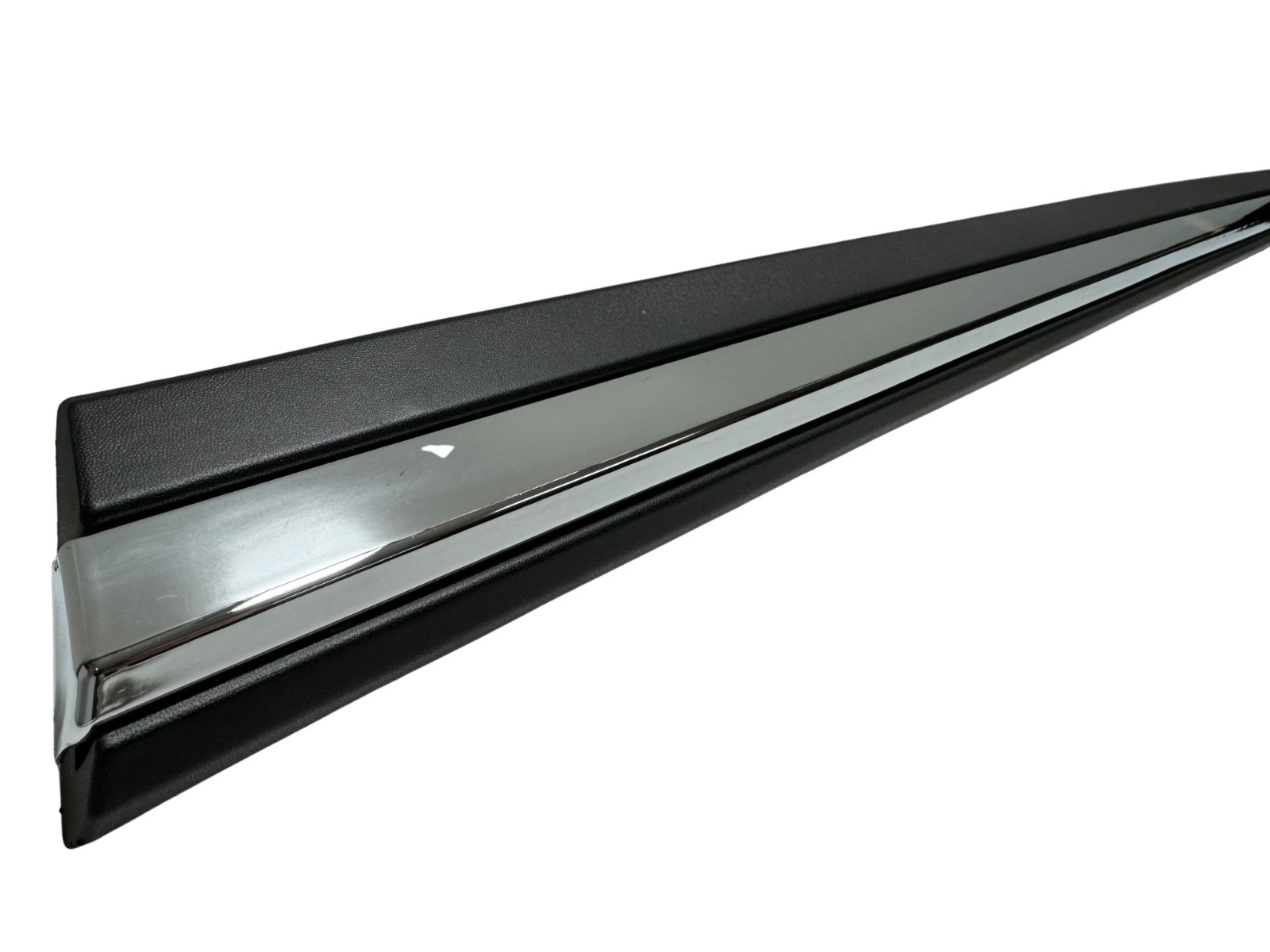 Front Right Lower Door Molding Trim W/Chrome For 2017-2019 2020 Nissan Rogue New