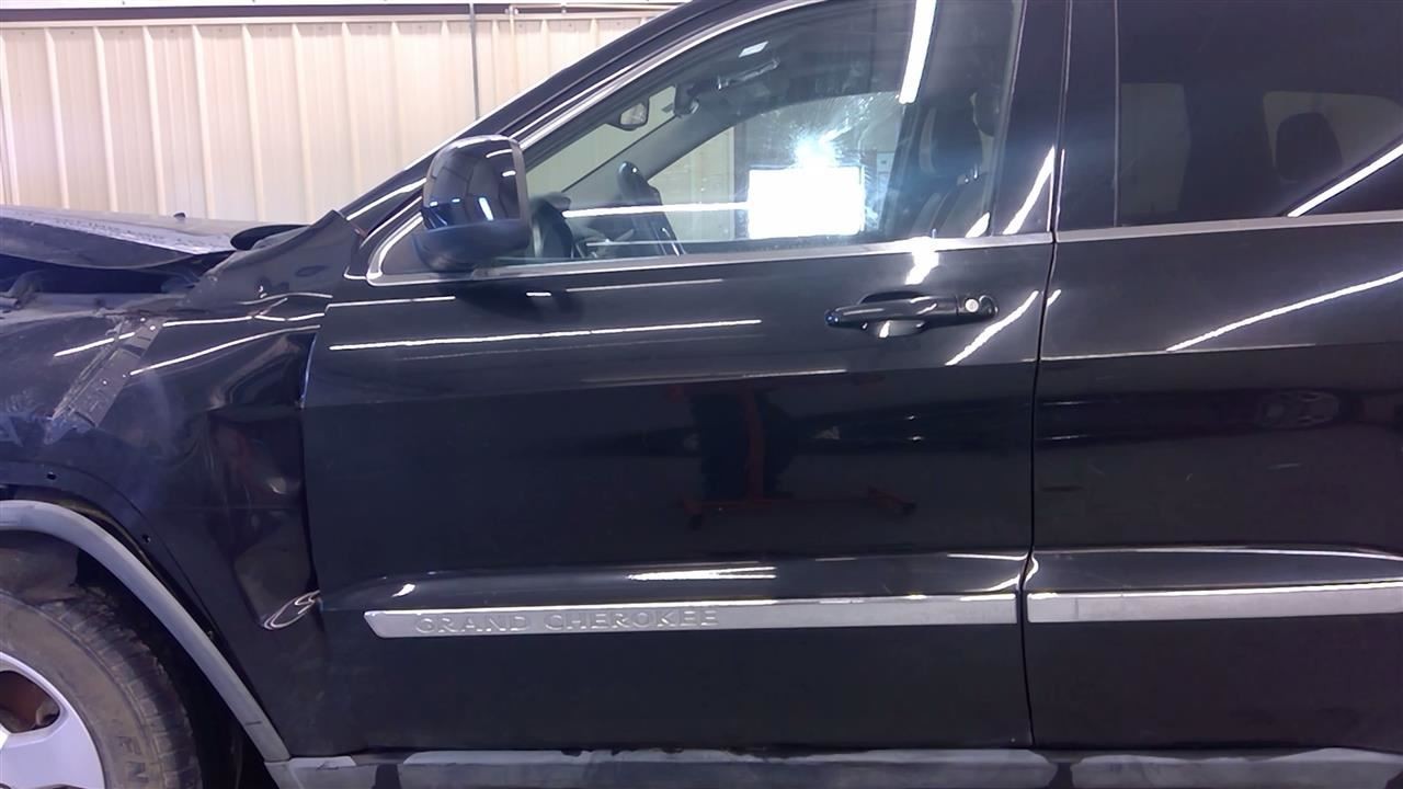 (LOCAL PICKUP ONLY) GRANDCHER 2011 Rocker Panel Moulding 1714515