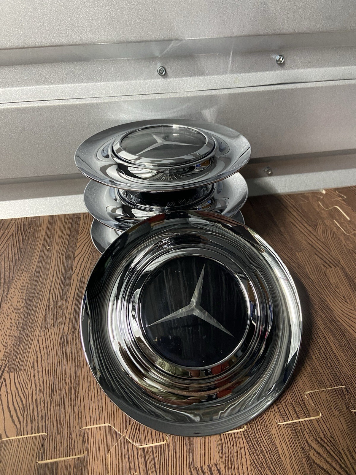 SET OF 4 SILVER MERCEDES GHOST WRAITH DAWN FLOATING CENTER WHEEL HUB CAPS