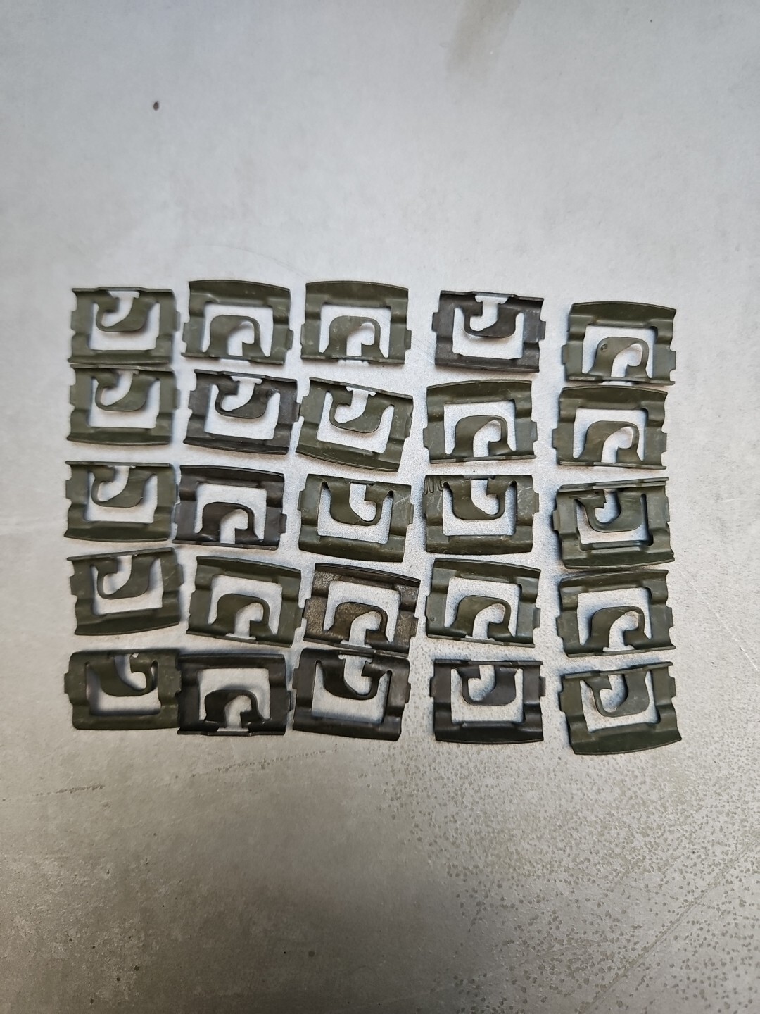 Chrysler Window Molding Fasteners Front,Rear Upper, Lower Qty. 25