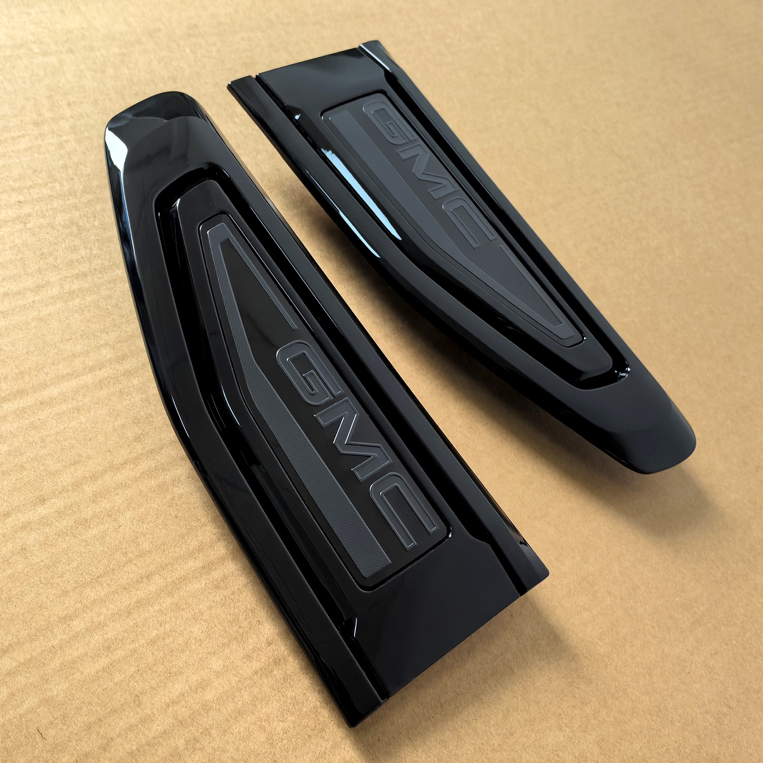 OEM 2021-2024 GMC Fender Vent Emblem Badge for Yukon / Yukon XL Gloss Black