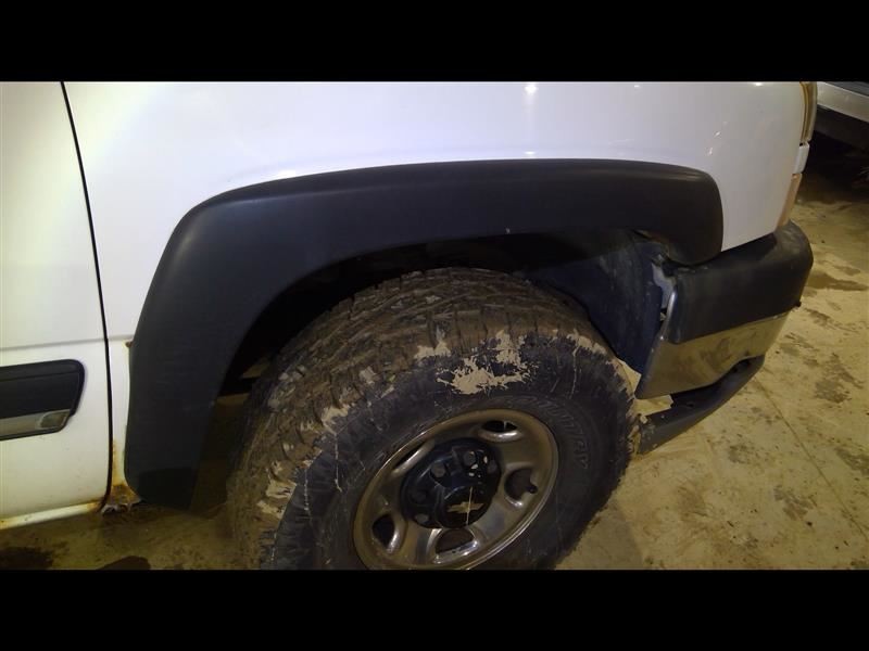 SILVRDO25 2005 Fender Moulding Passenger Front Black Text. 352469