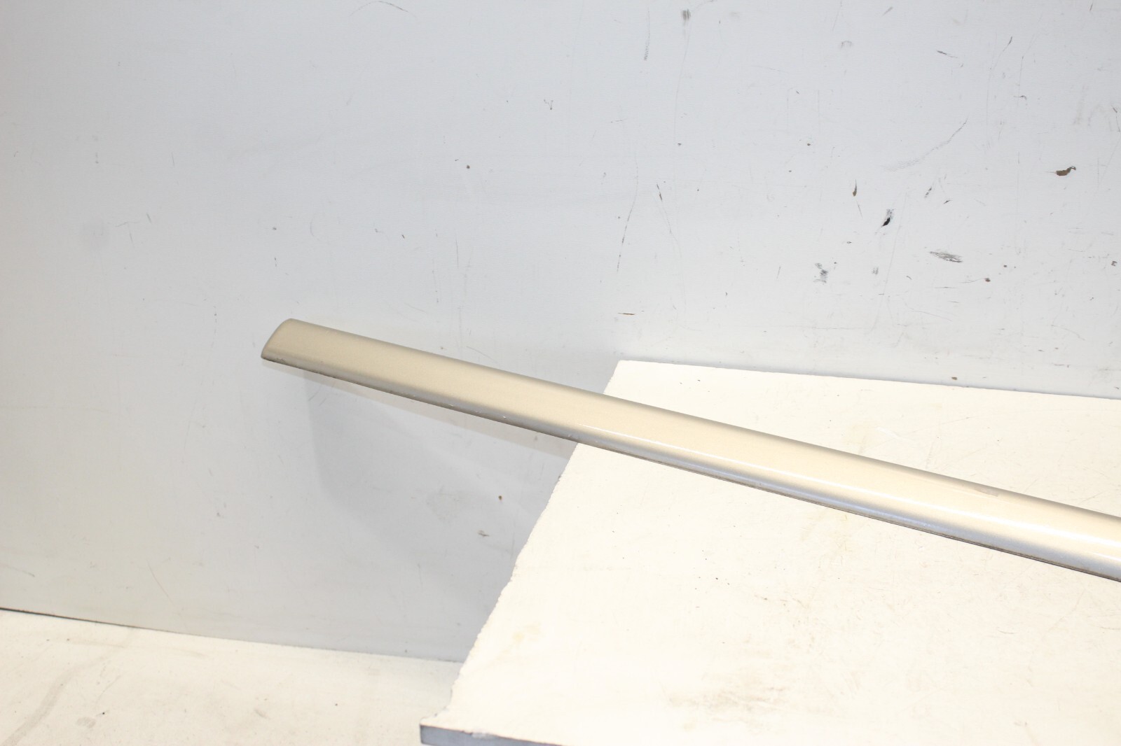 1998-2003 JAGUAR XJ8 FRONT LEFT DRIVER SIDE DOOR MOLDING HNA5707AA OEM