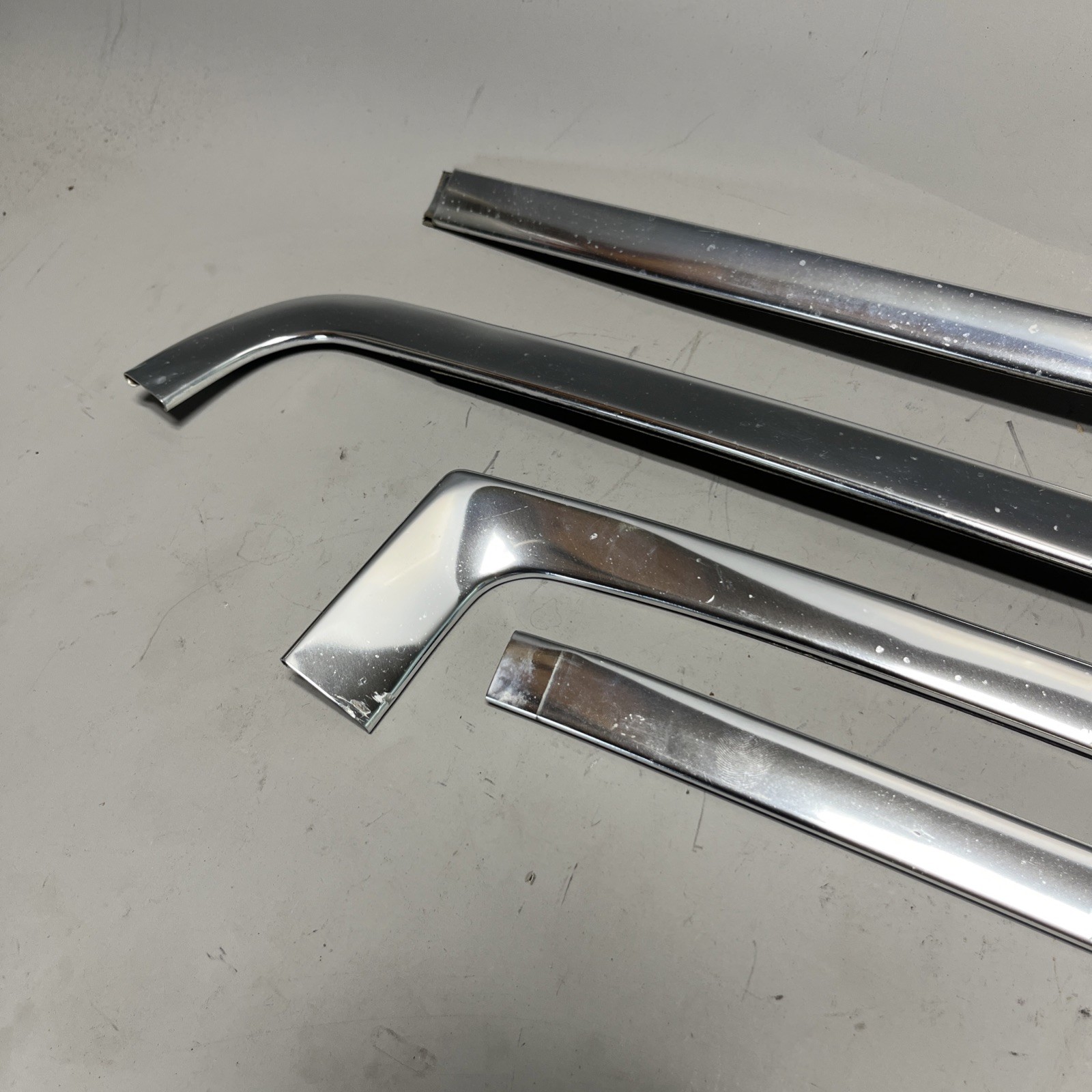 80-96 Ford F150 Bronco Chrome Windshield Trim Outside Molding 4 Piece TOP & SIDE