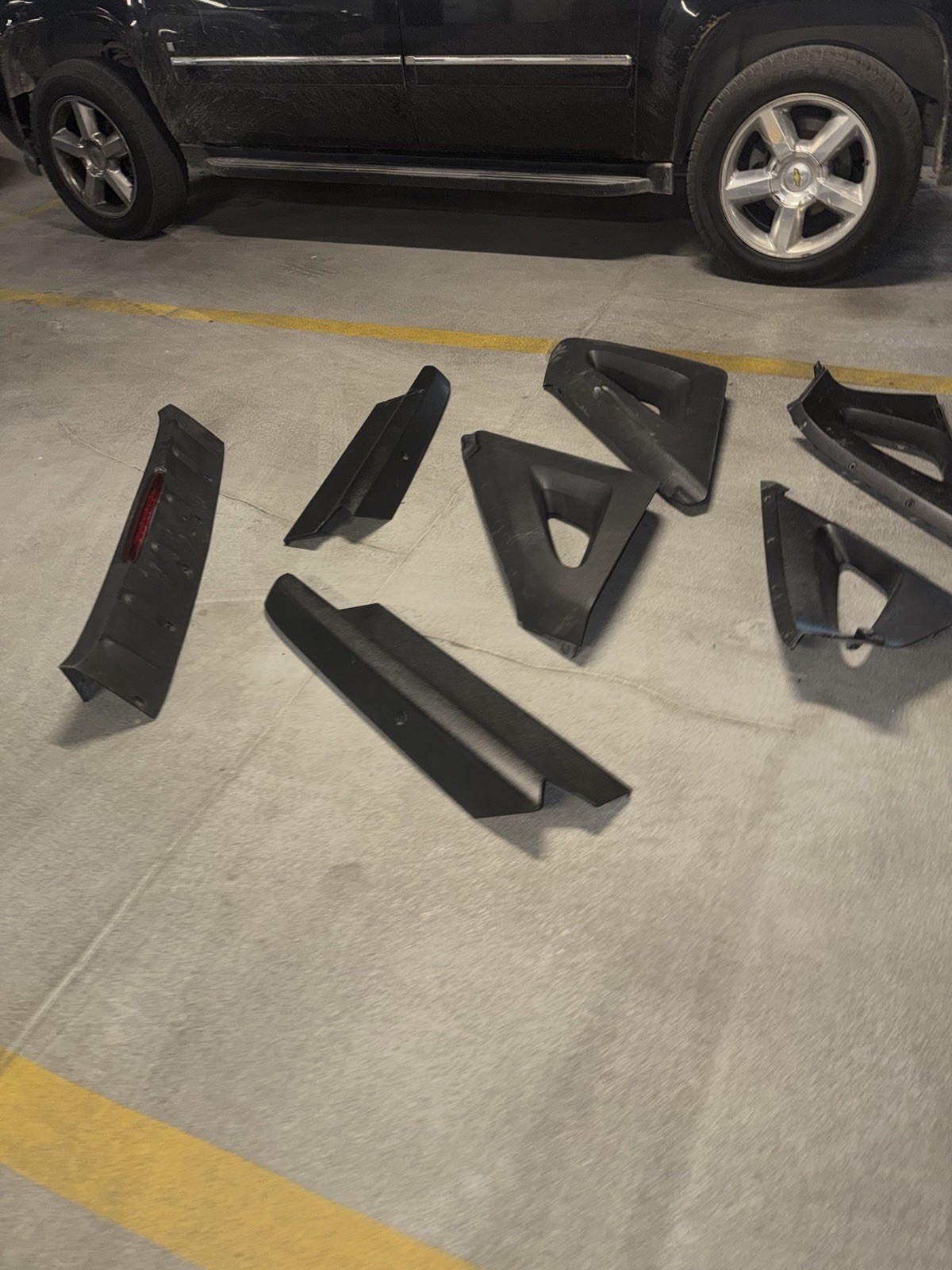 02 to 13 Avalanche Escalade EXT Left & Right Sails ,doors and Third Brake !!!