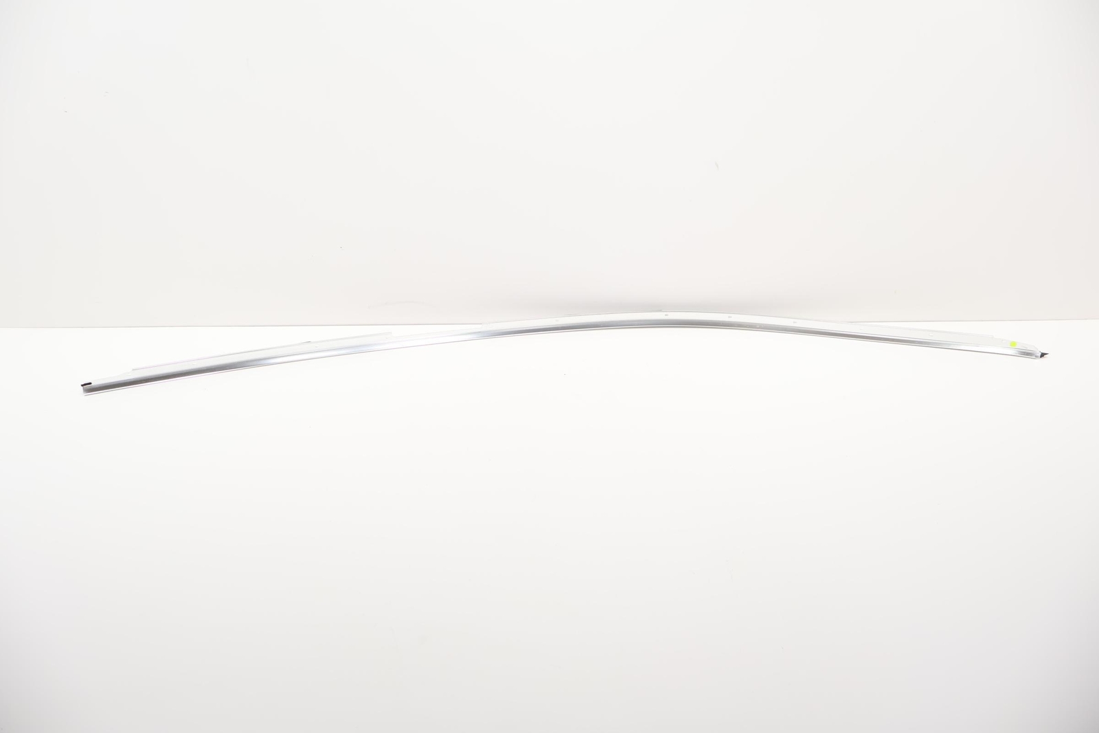 2019 – 2023 VOLKSWAGEN ARTEON LEFT SIDE ROOF TRIM MOLDING PANEL OEM
