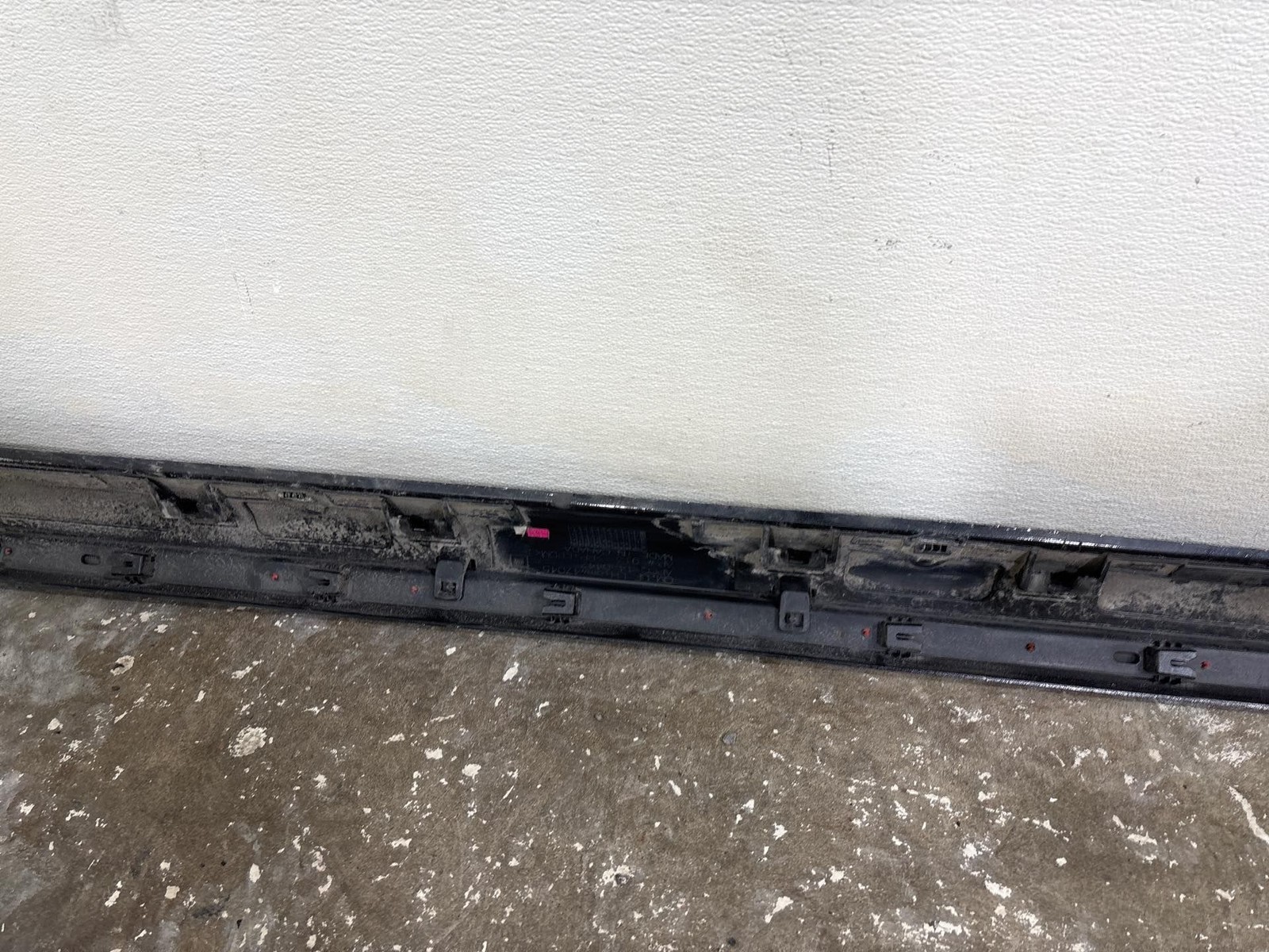 2018-2024 Buick Enclave Left Rocker Panel Moulding OEM
