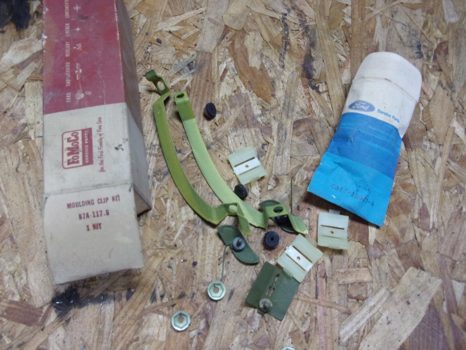 Ford NOS OEM 50’s? Body Side Moulding Clip Set FOMOCO B7A-117-B FREE SHIP B27