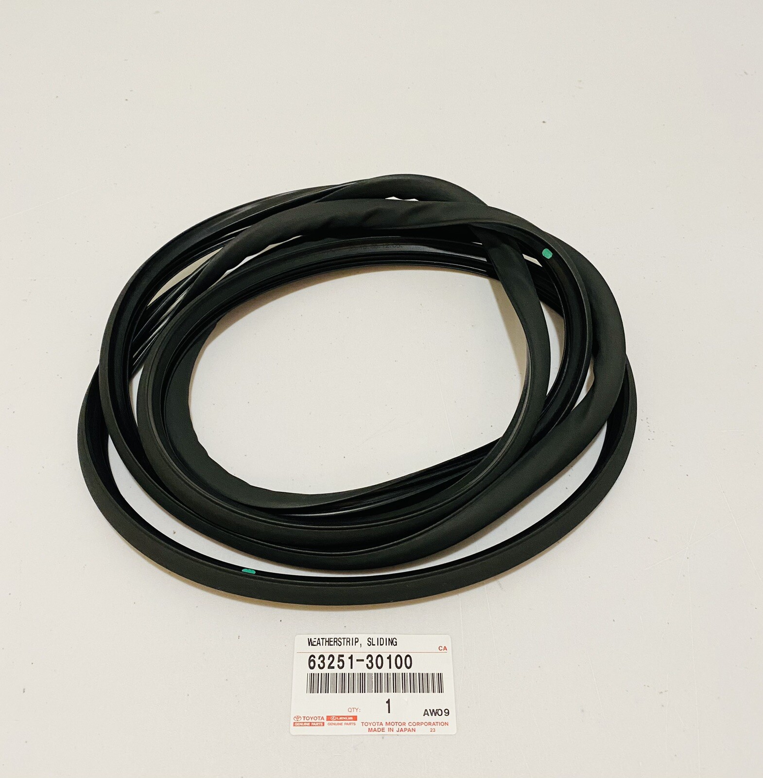 NEW GENUINE TOYOTA LEXUS CAMRY ES GS SUNROOF WEATHERSTRIP 63251-30100