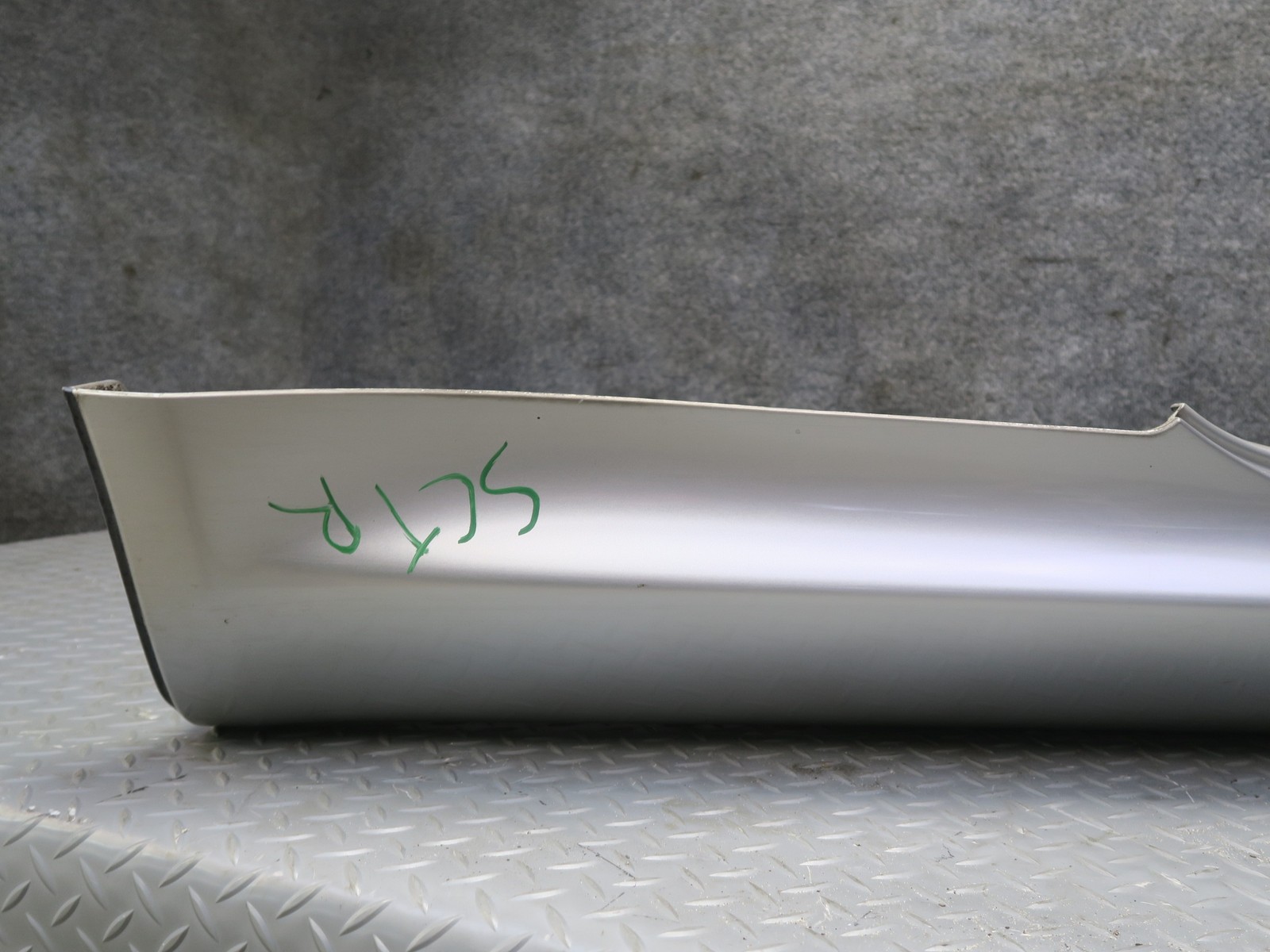 02-05 LEXUS Z40 SC430 SET OF 2 LEFT & RIGHT SIDE SKIRT ROCKER PANEL SILVER OEM