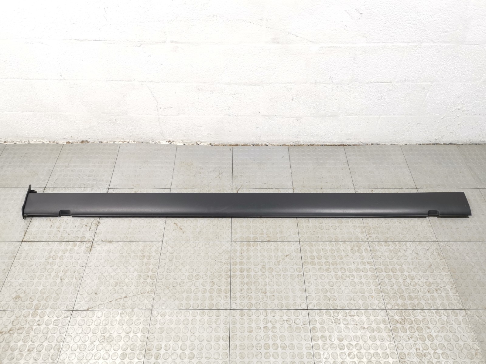 Dodge Challenger RWD Auto 6.4 L 2023 Left Rocker Panel Side Skirt Molding OEM