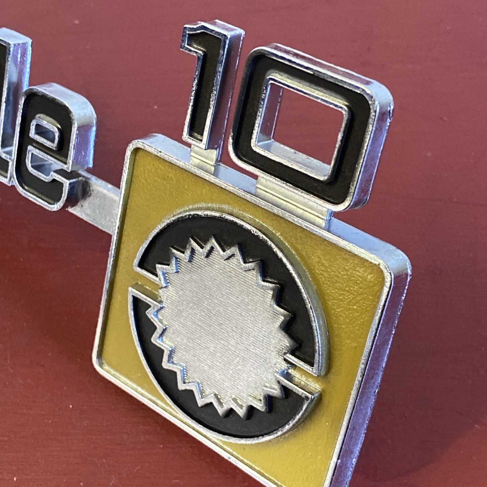 1975 – 1980 CHEVROLET SCOTTSDALE PICKUP TRUCK EMBLEM 349690