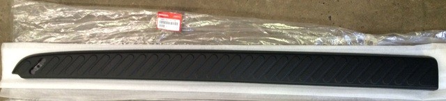 Genuine Honda Ridgeline driver side (L) Upper Bed Rail Molding 74460-SJC-A01ZB