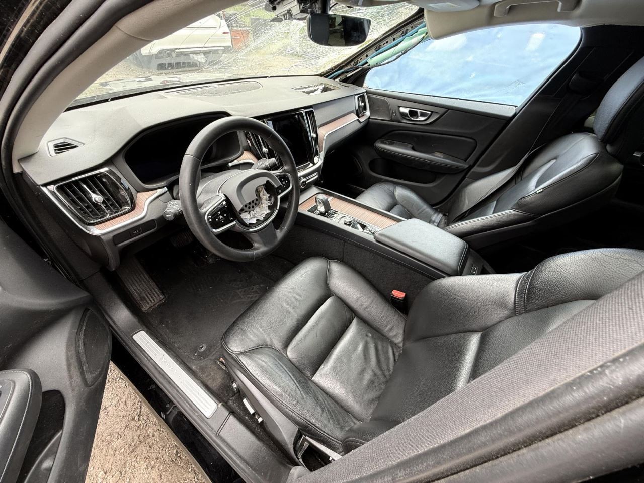 2019-2023 Volvo S60 Right Passenger Side Rocker With Post Black