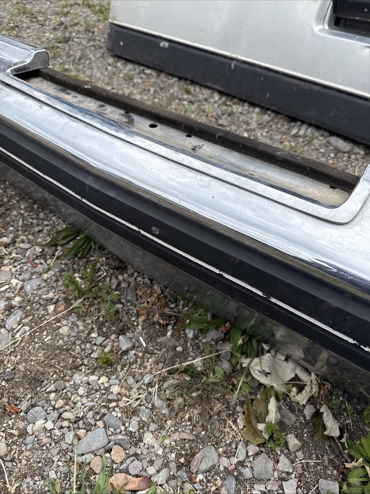 80-89 CADILLAC DEVILLE FLEETWOOD BROUGHAM REAR BUMPER 1980-1989