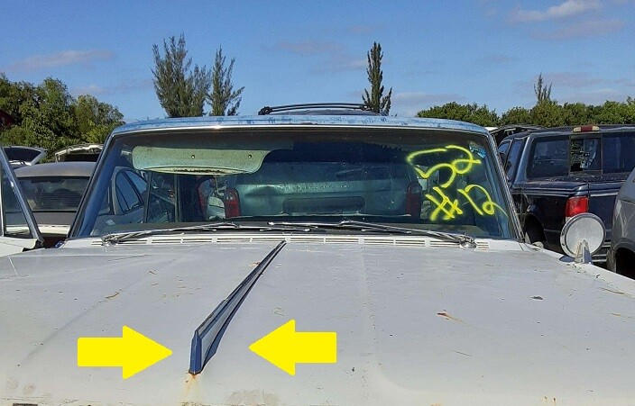 1964 OLDSMOBILE SUPER 88 HOOD SPEAR MOLDING TRIM
