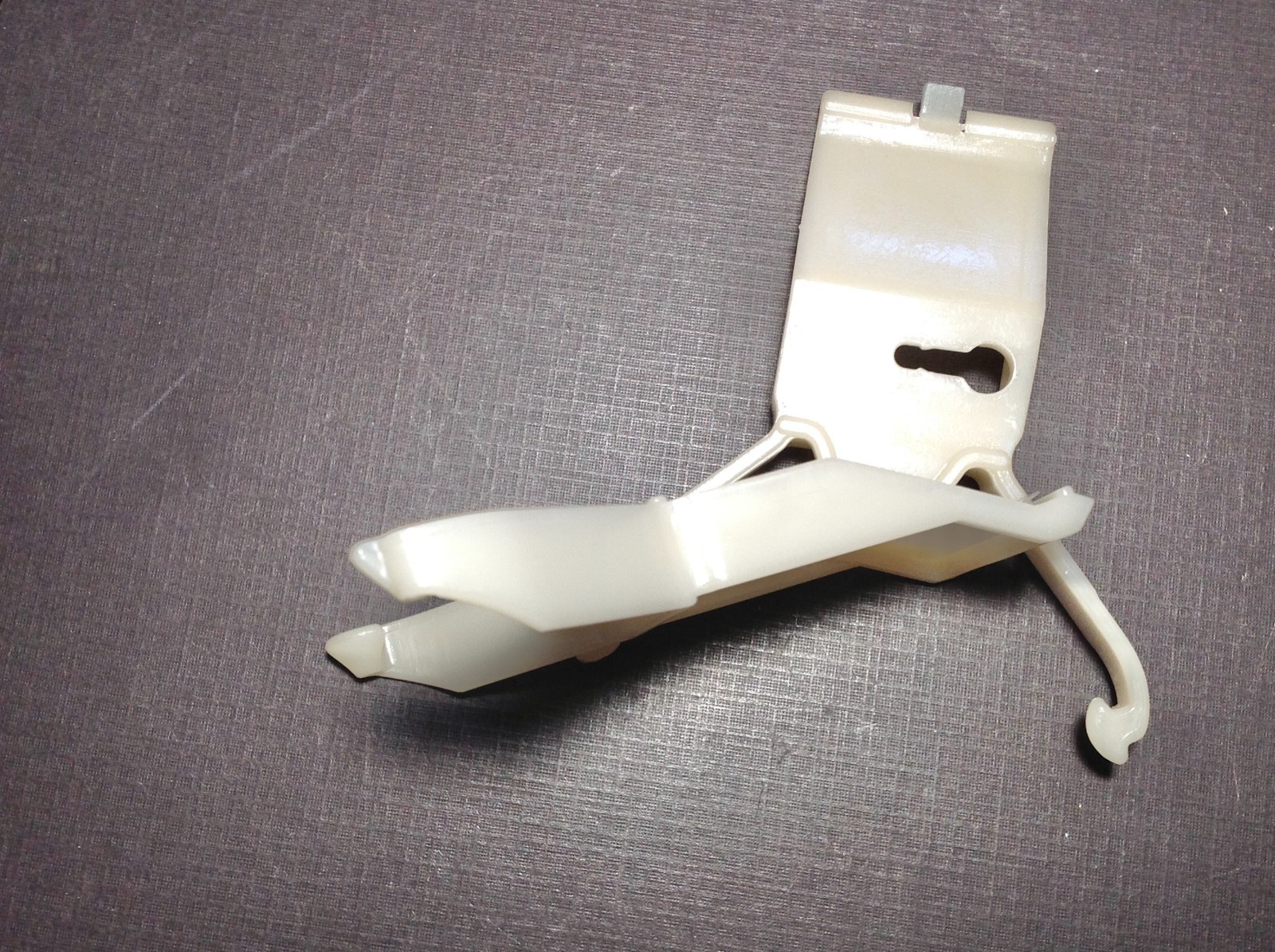 6 pcs 1978-on GM Chevy Buick outer panel door moulding clips lower NORS 3085101