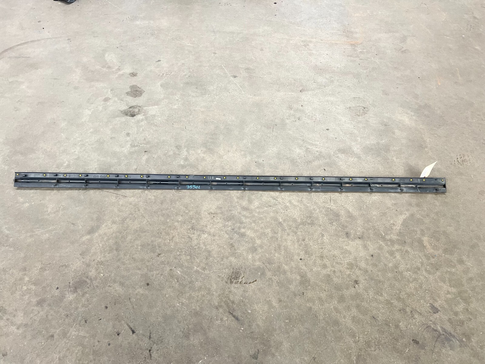 10-19 LINCOLN MKT LEFT DRIVER SIDE SKIRT ROCKER PANEL MOLDING BLACK, OEM LOT3550