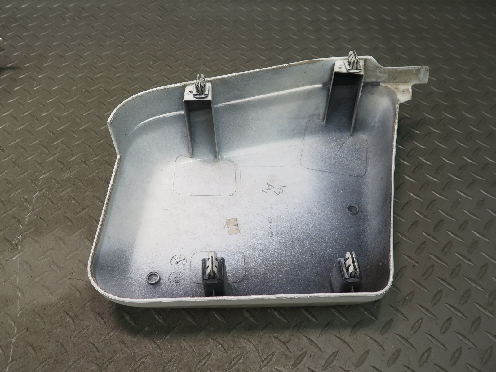 2003-2009 HUMMER H2 FRONT COWL VENT PANEL END CAP COVER MOLDING SET OF 2