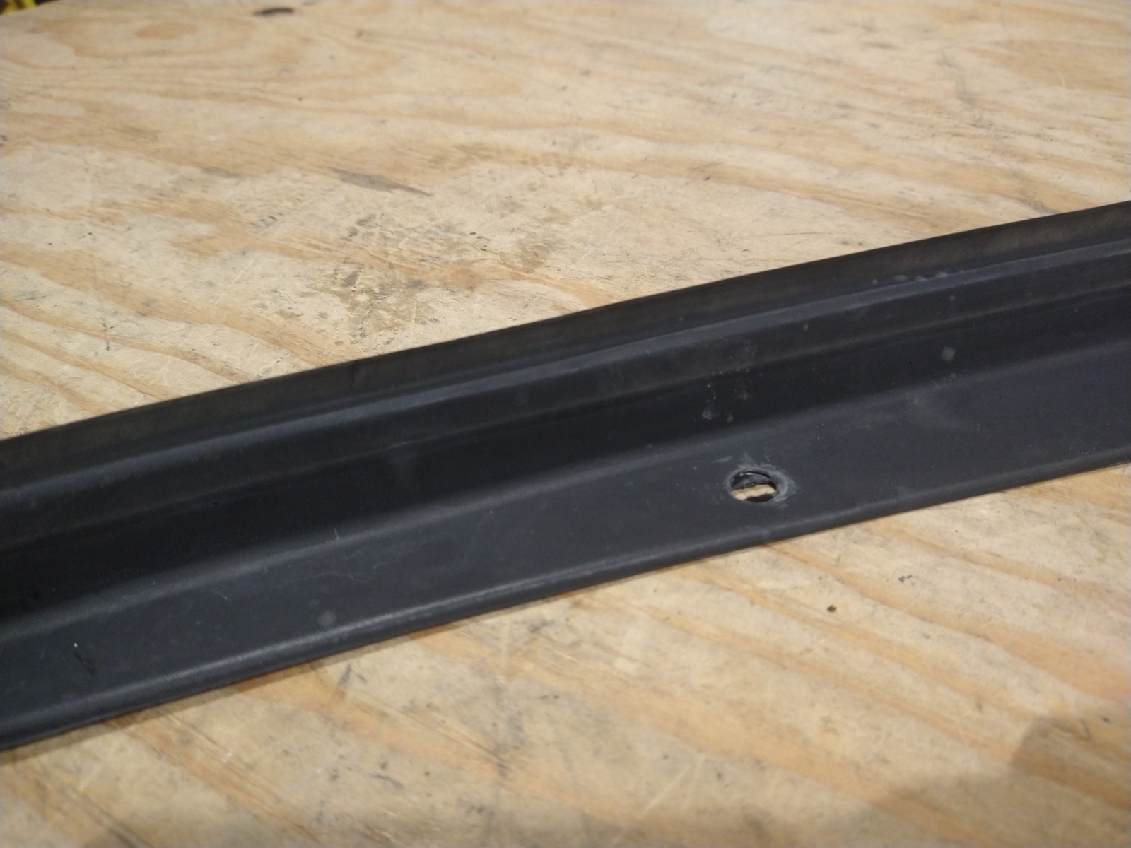 Left REAR Door Opening B Pillar Seal Trim Dodge Ram Quad Cab 55276439AB