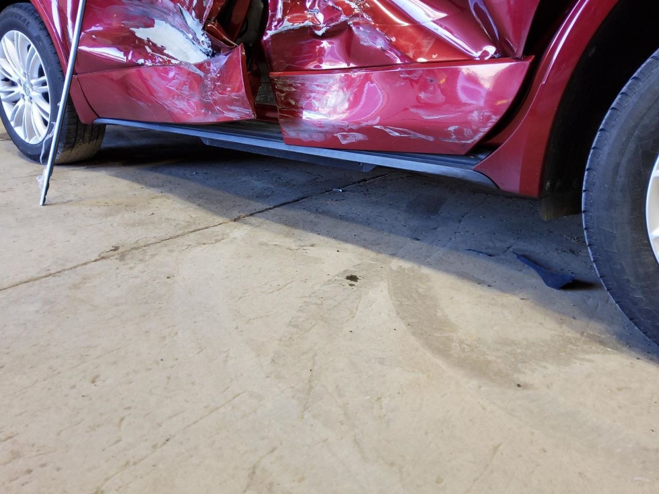 Driver Side ENVISION 2018 Rocker Panel Moulding 558572