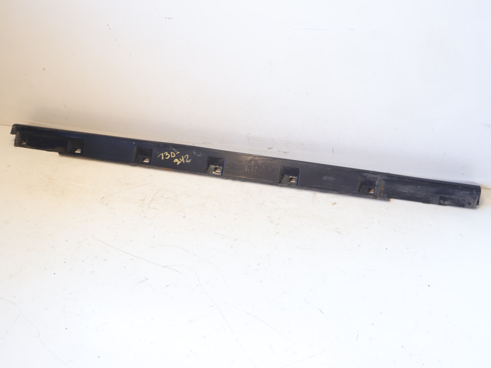 2012-2016 Subaru Impreza 2.0L Wagon Passenger Side Skirt Bottom Rocker RH OEM