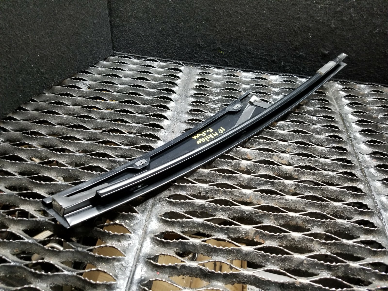 08 09 10 11 12 CHEVY MALIBU FRONT RIGHT PASS DOOR EXTERIOR PILLAR MOLDING OEM
