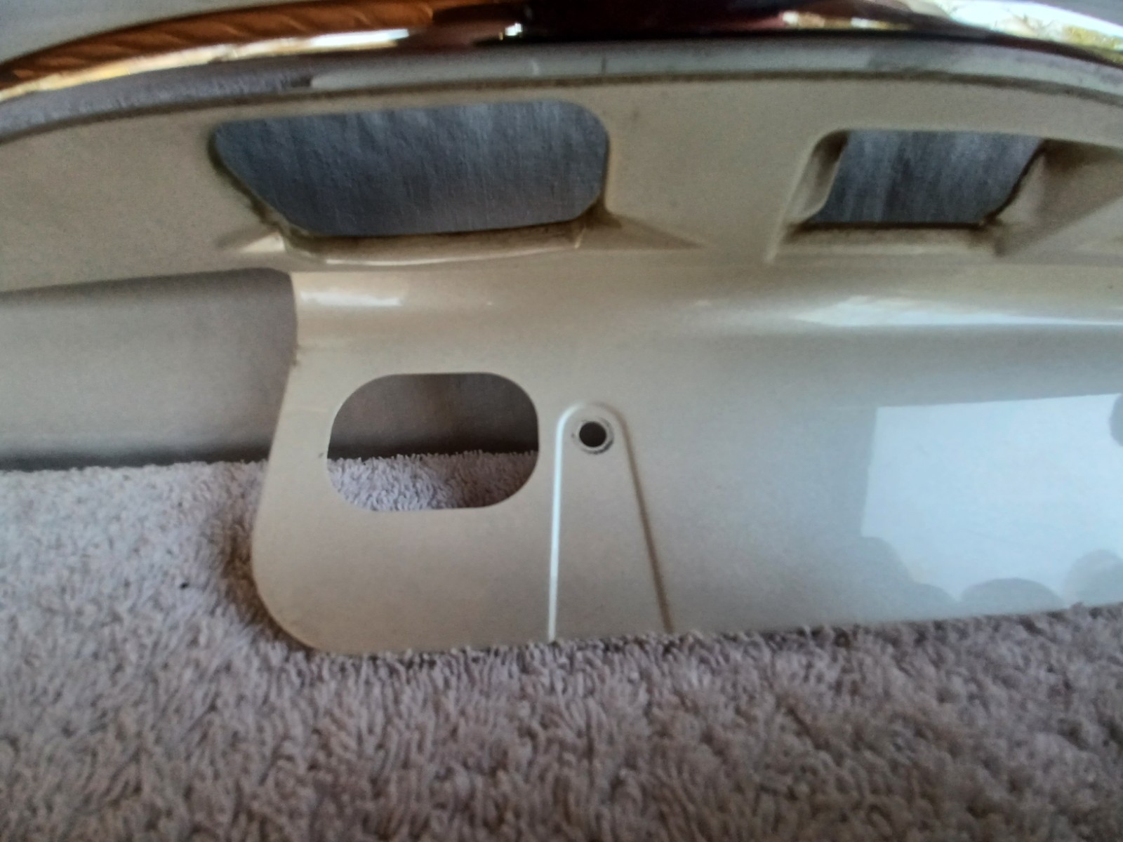 2005-2008 ACURA RL LICENSE GARNISH AND CHROME TRIM PEARL WHITE USED GOOD