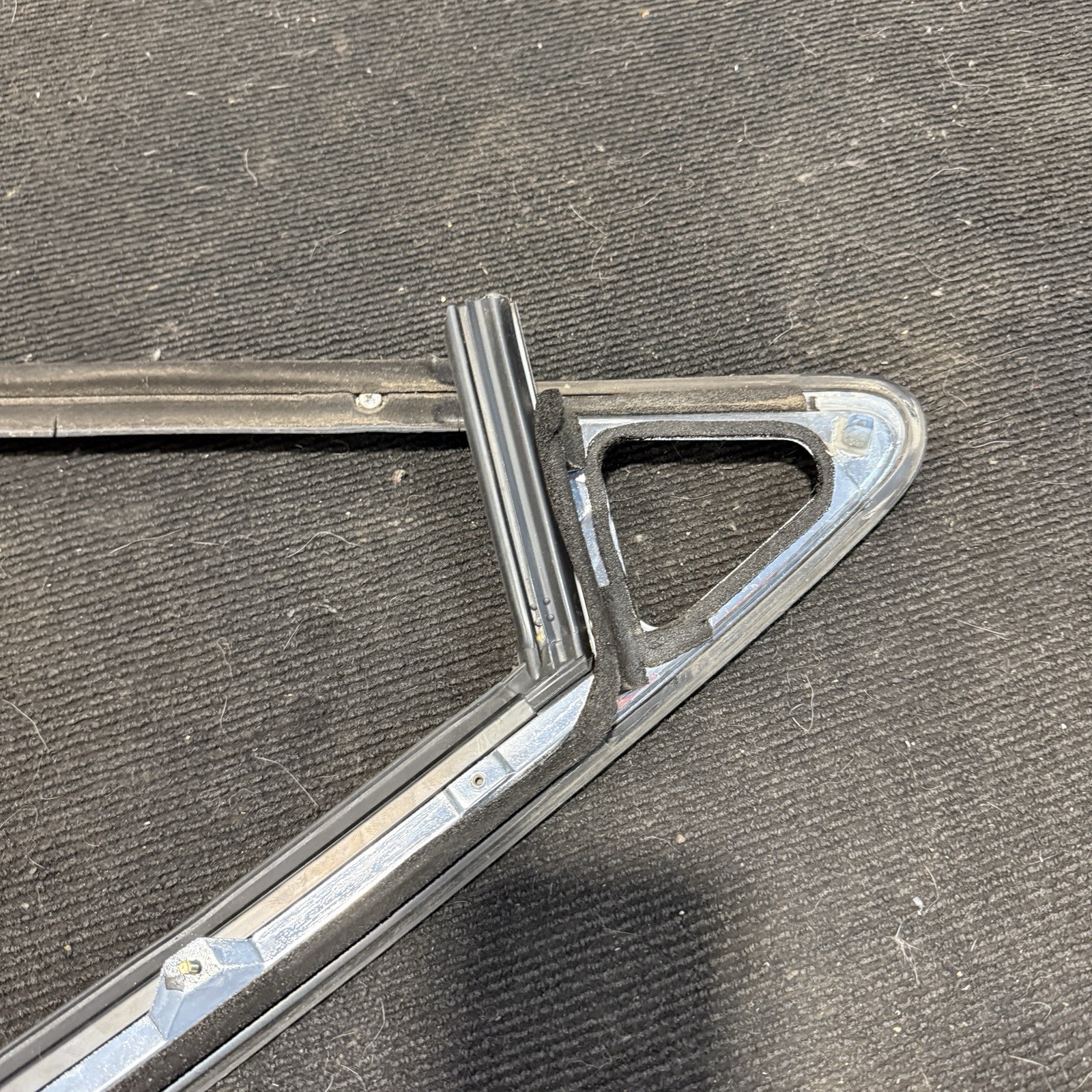 92-00 Lexus SC400 SC300 Right Door Exterior Window Trim Surround Frame