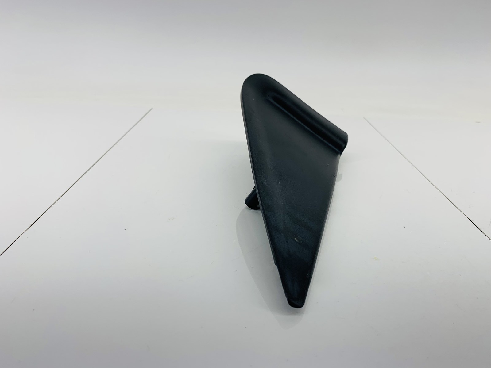 08-12 FORD ESCAPE REAR LEFT DRIVER SIDE DOOR WINDOW CORNER MOLDING COVER OEM