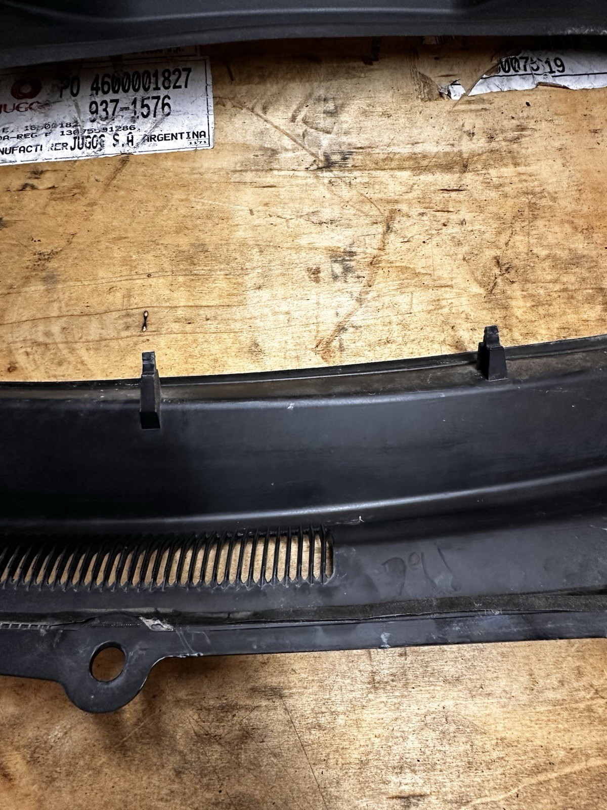 05-09 Ford Mustang Windshield Wiper Cowl Vent Grille Panel Trim PAIR OEM