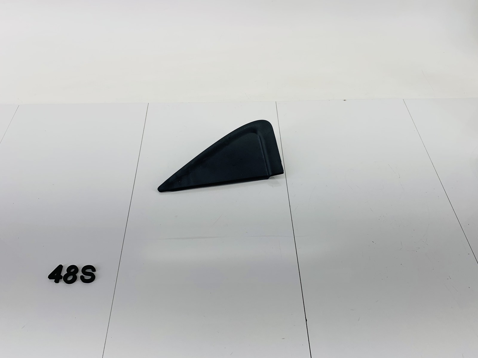 08-12 FORD ESCAPE REAR LEFT DRIVER SIDE DOOR WINDOW CORNER MOLDING COVER OEM