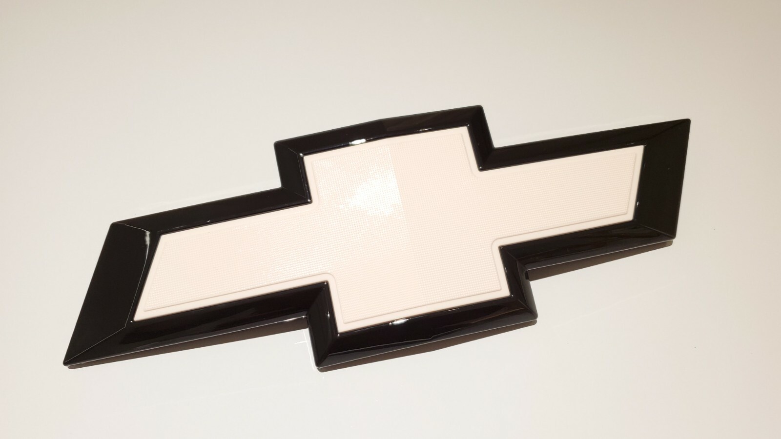 2019-2021 Chevrolet Silverado 1500 Bowtie Front Grille Emblem Gloss black white