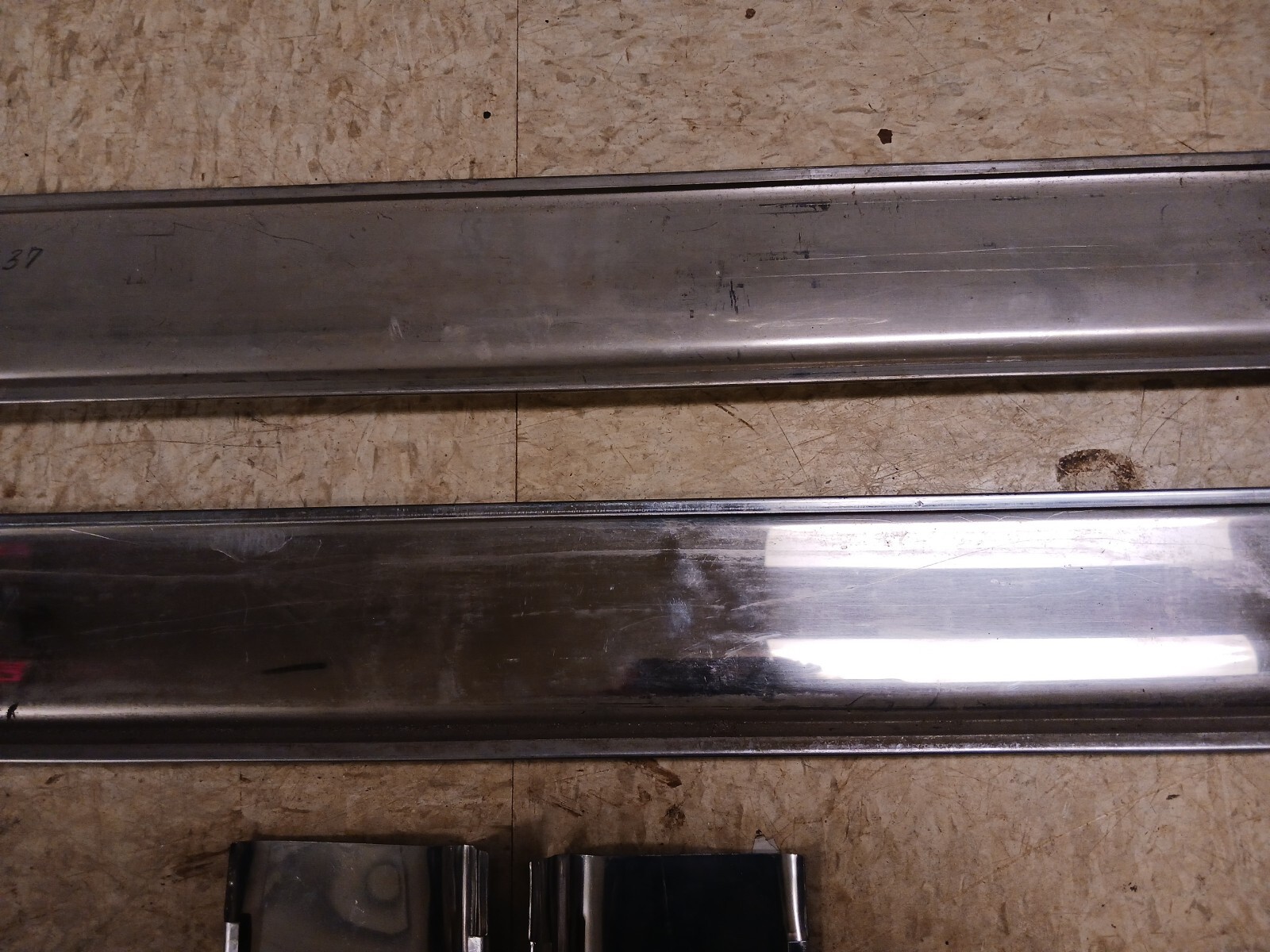 New OEM GM Rocker Trim Set w/ 2 End Caps 9 Mounts 1964 Oldsmobile 88 (TB24)