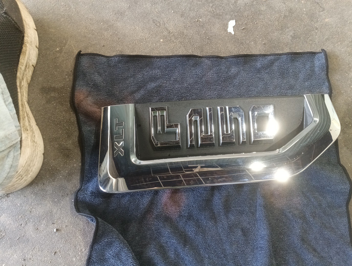 OEM Genuine 2017-2020 Ford F250 XLT Chrome Emblem