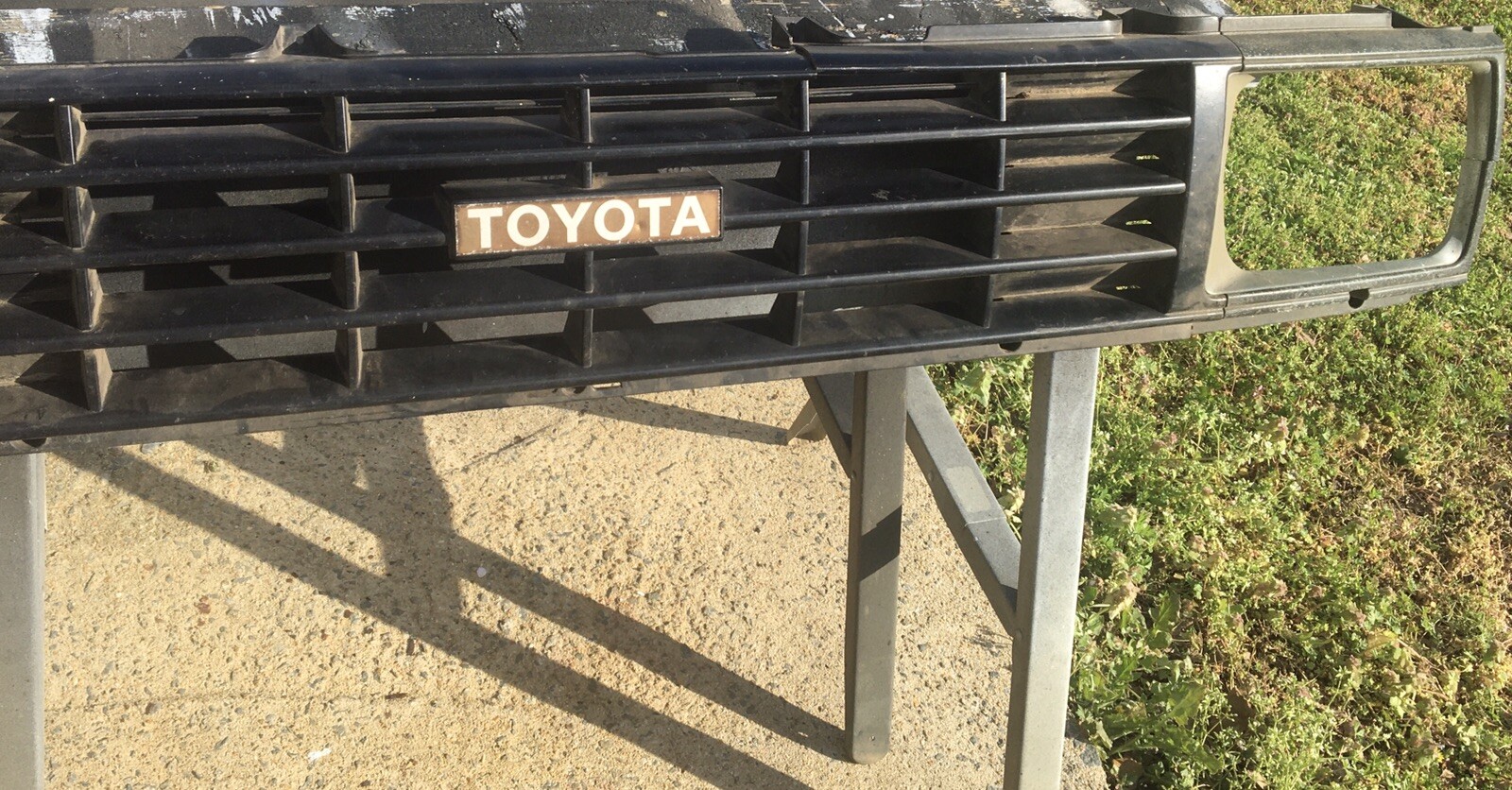 Grill Emblem Overlay For Toyota 2 Wheel Drive PickUp Truck 1984 1985 1986