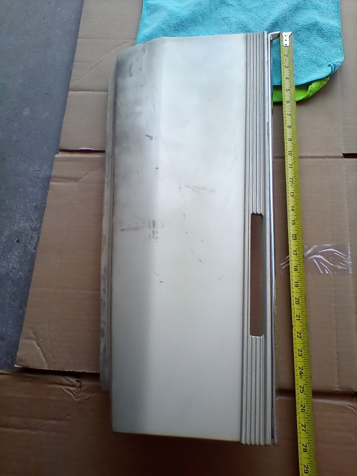 1989-90 Cadillac Sedan deville left passenger side rear quarter panel molding