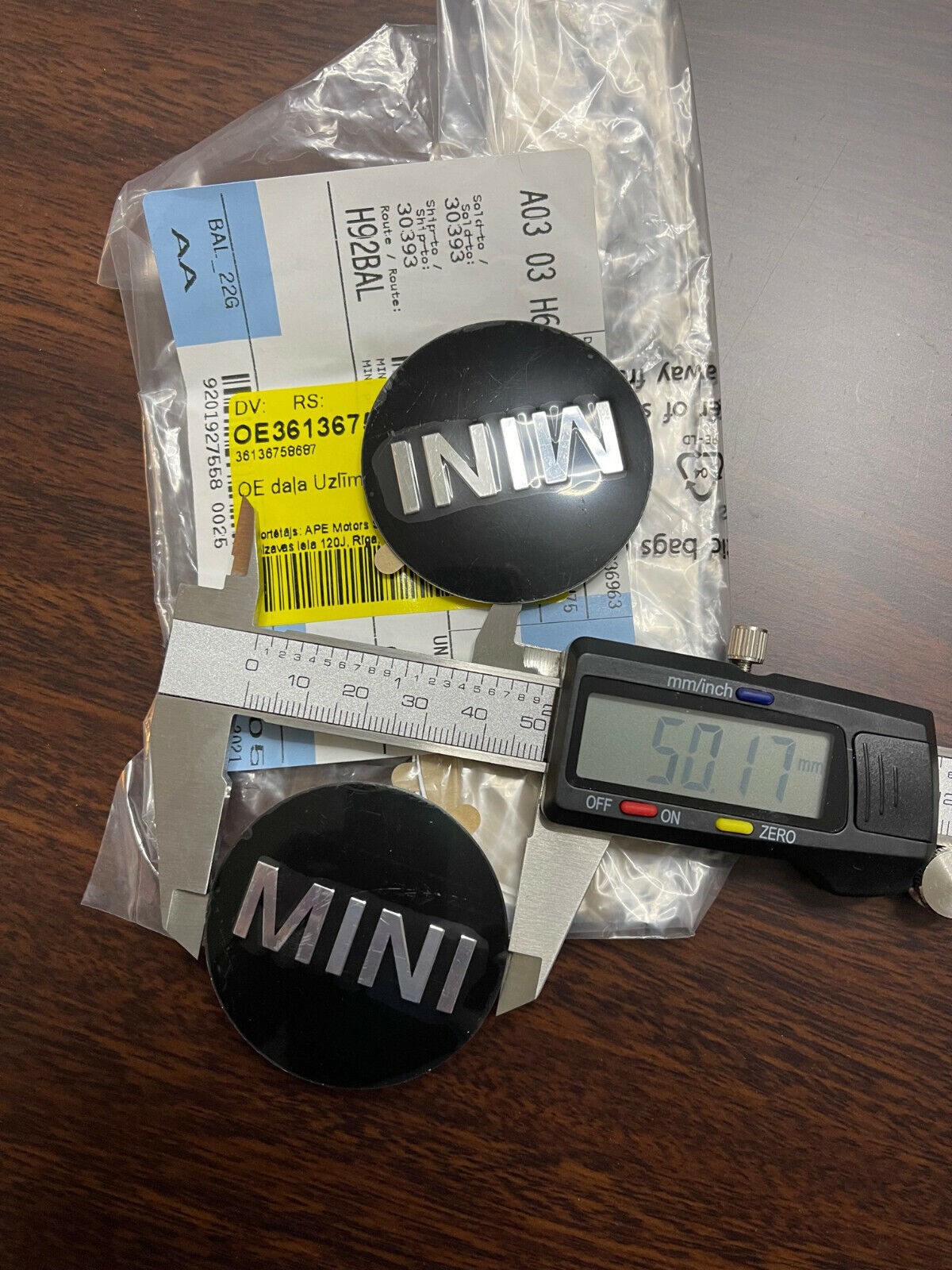 4X GENUINE MINI COOPER WHEEL CAP CENTER EMBLEM COOPER MINI STICKER