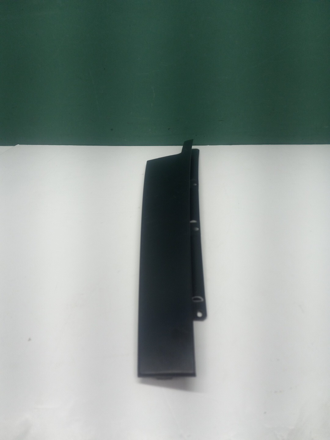 14-22 Jeep Cherokee Rear Right Passa Door Window B Pillar Molding Trim OEM