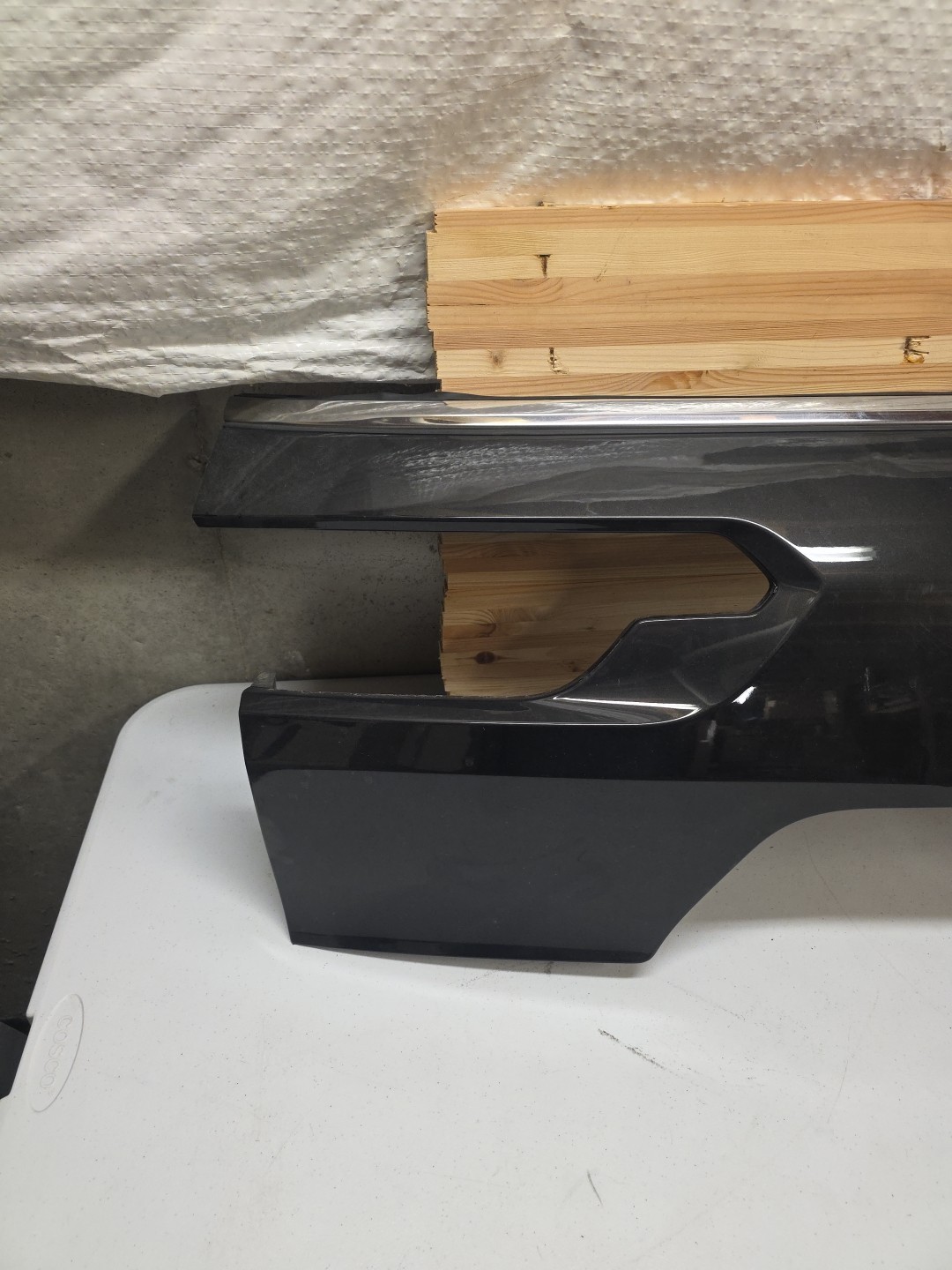 USED 2021-2024 JEEP CHEROKEE L TAILGATE MOLDING PANEL OEM ZBL51TRMAA