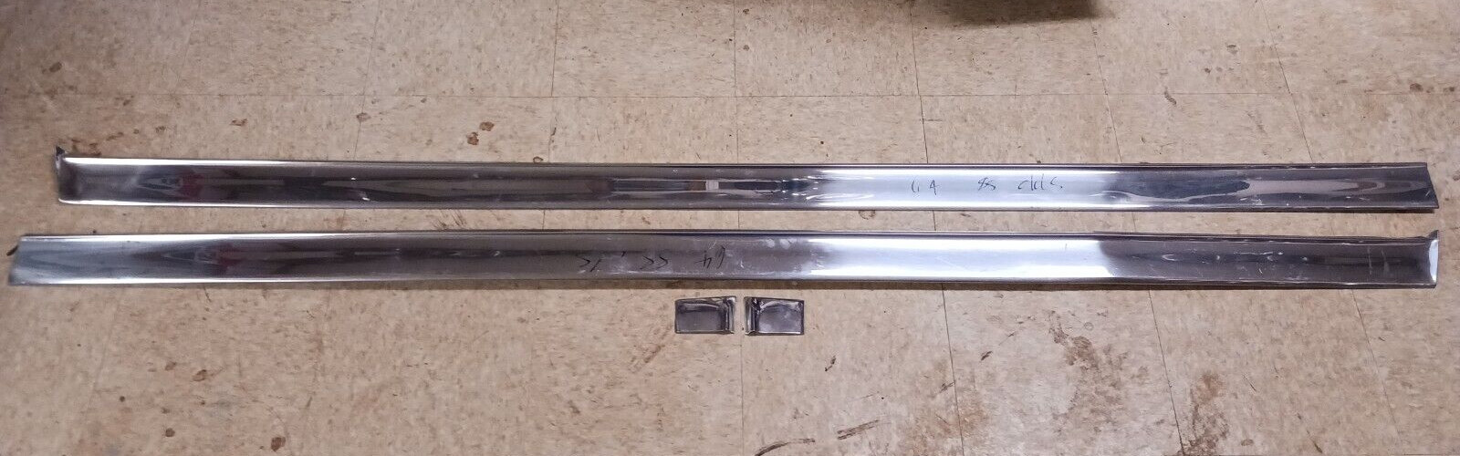 New OEM GM Rocker Trim Set w/ 2 End Caps 9 Mounts 1964 Oldsmobile 88 (TB24)