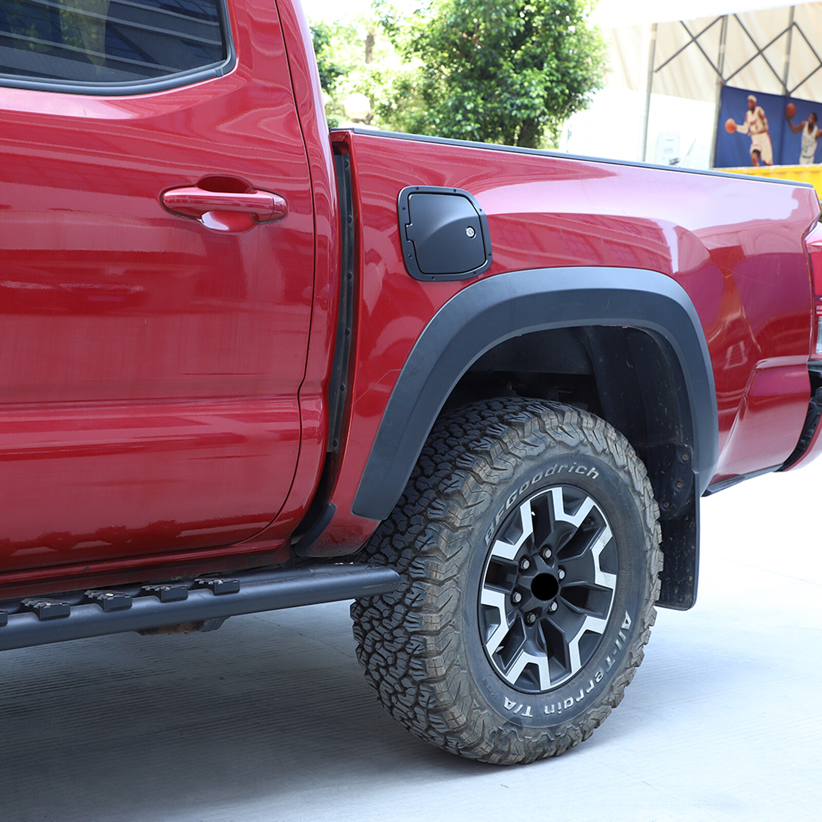 Gas Cap Cover Fuel Filler Door Fuel Tank cover W/ Lock For Toyota Tacoma 2016-22