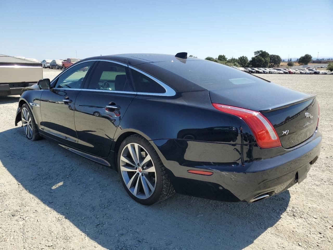 Driver Left Center Pillar SWB 119″ Wb Fits 10-19 XJ 6705149