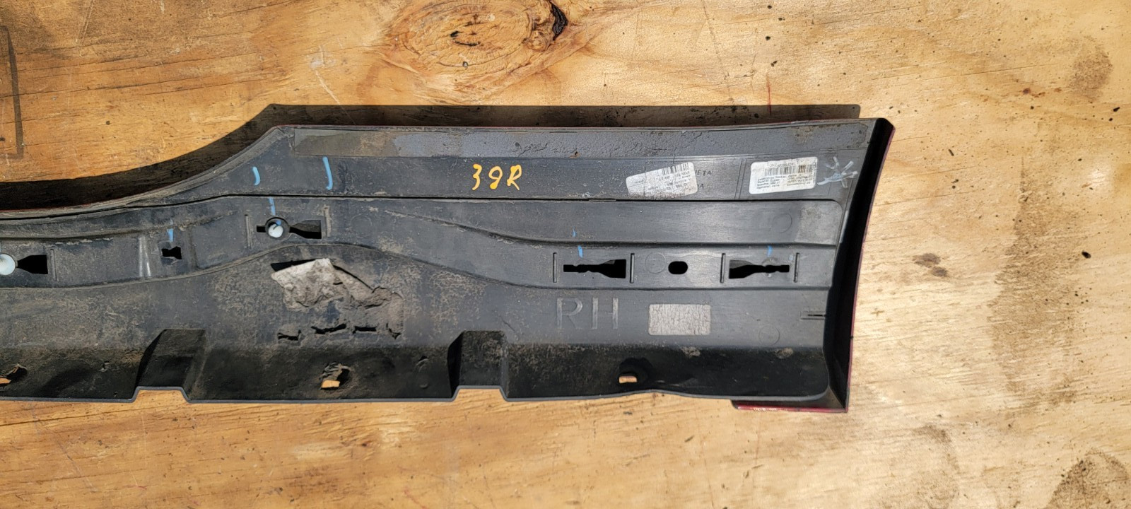 2012 Fiat 500 Sport Right Side Rocker Molding Skirt OEM 55108424