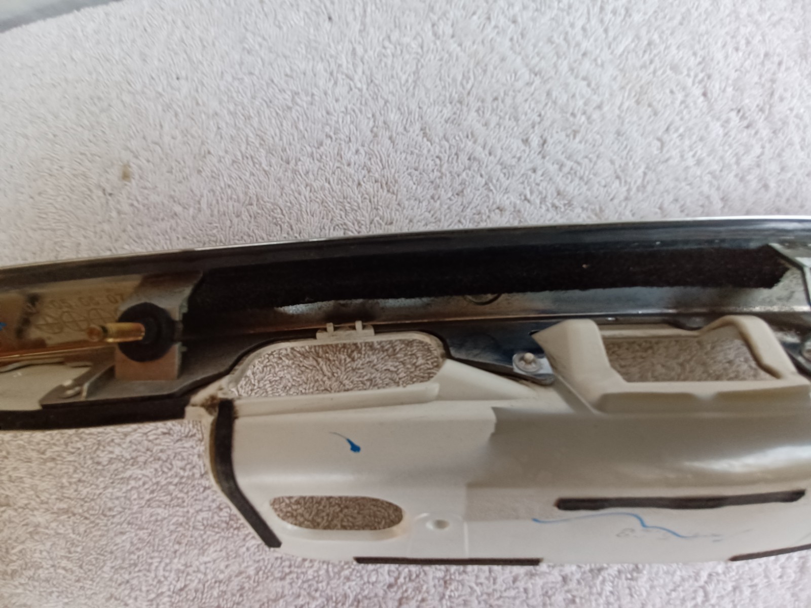 2005-2008 ACURA RL LICENSE GARNISH AND CHROME TRIM PEARL WHITE USED GOOD