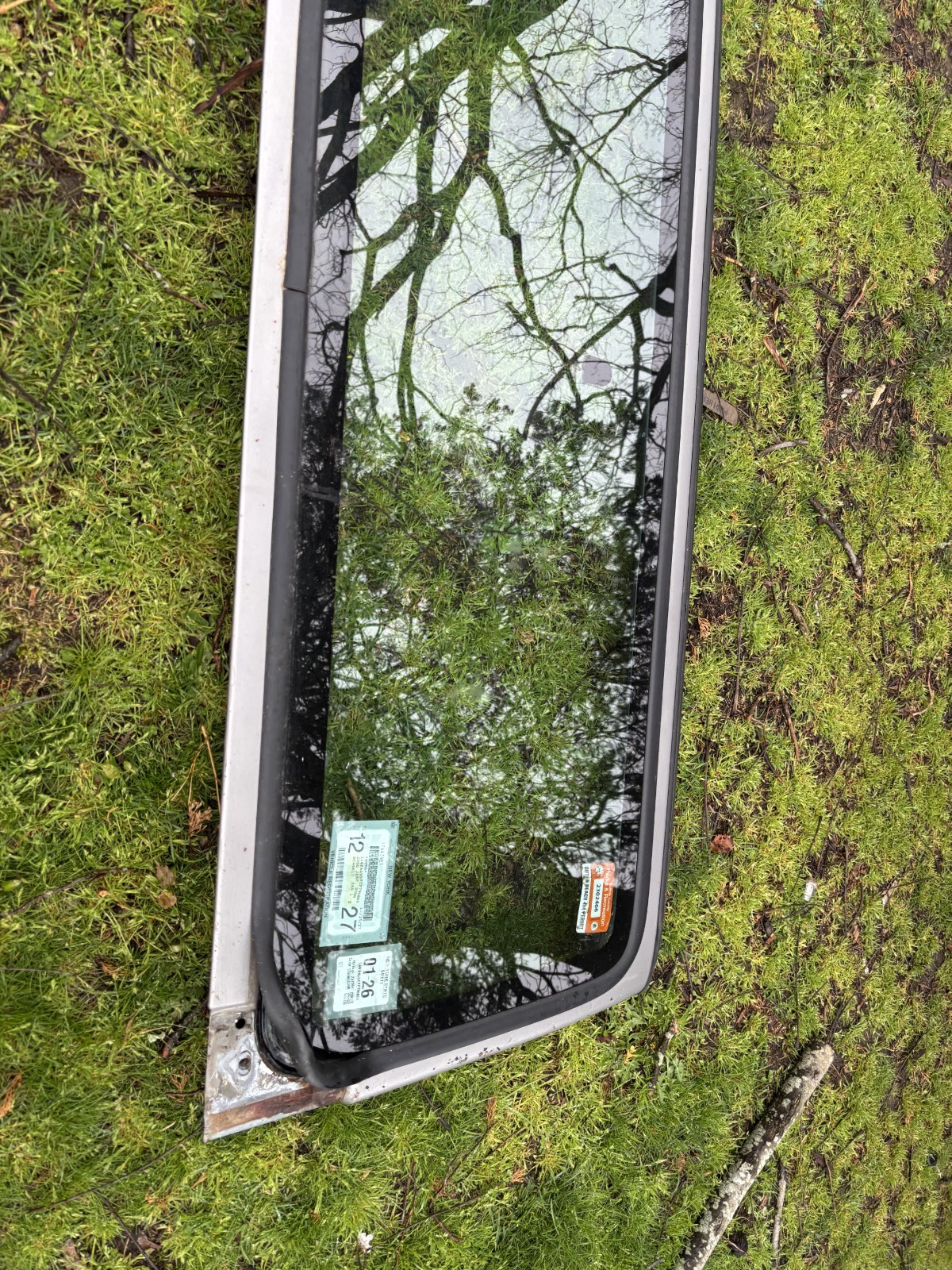 97-02 JEEP Wrangler TJ MOVEABLE WINDSHIELD FRAME WIITH GLASS clean condition gre