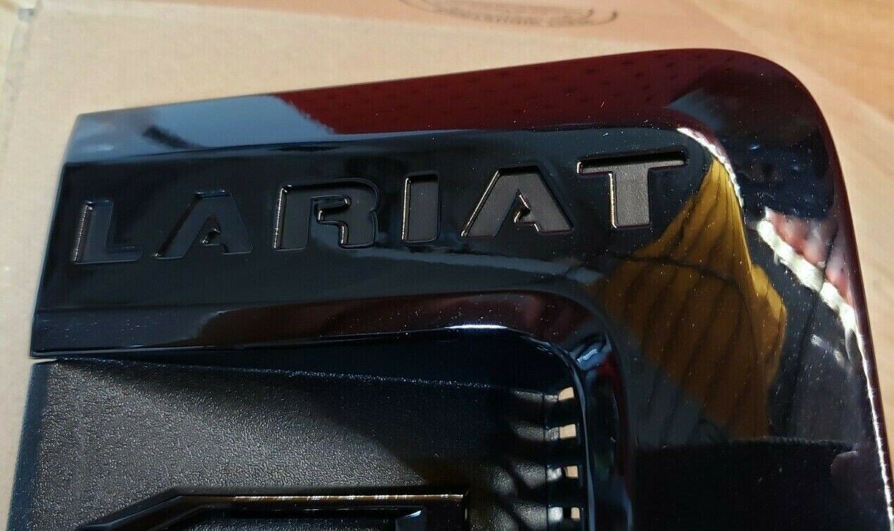 Pair Set L/R Side Fender “Lariat” Emblems Badges For 17-22 F250Truck Black