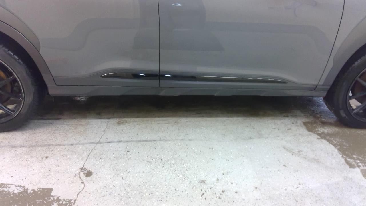 (LOCAL PICKUP ONLY) KONA 2021 Rocker Panel Moulding 1950961